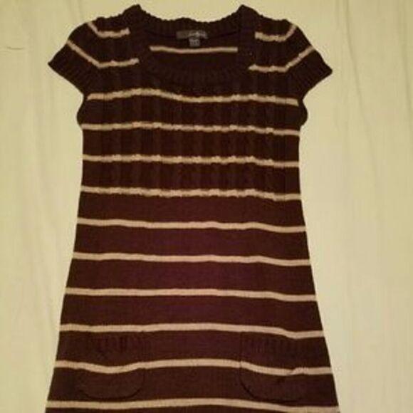 3 for $10 (on all items $10 or less in closet) Sweater Dress/ Shirt. - Picture 1 of 2